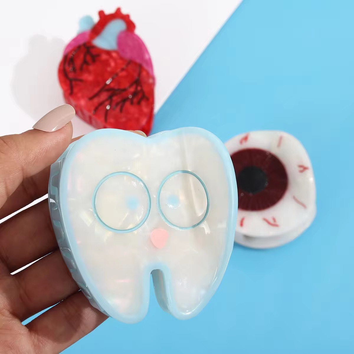 กิ๊บติดผมรูปหัวใจแบบบล็อกสี ซี - Hi Tech Accessories บทวิจารณ์และราคา